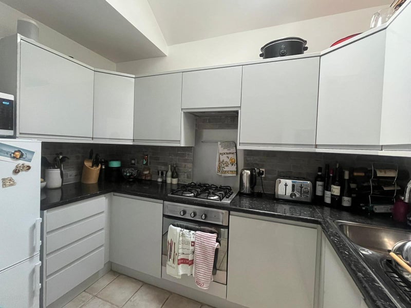 Flat Chetwynd Road in Greater London