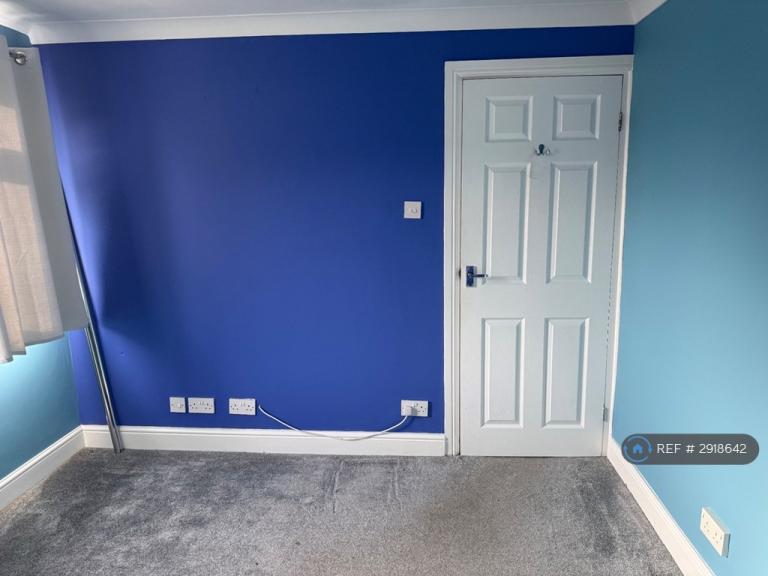 Room Woodland Road in Nailsea