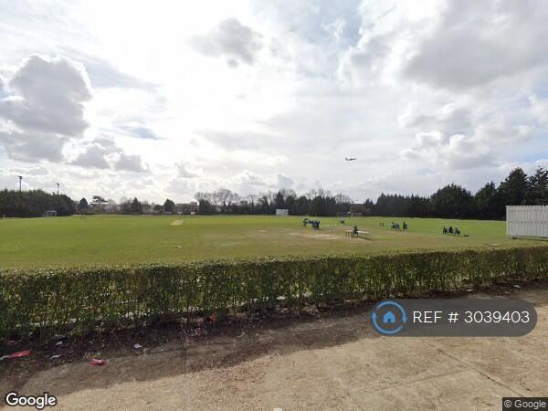 Flat Osterley Court in Greater London