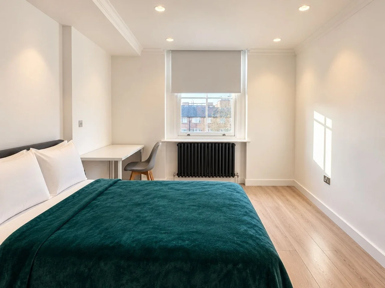 Flat Clapham Road in Greater London