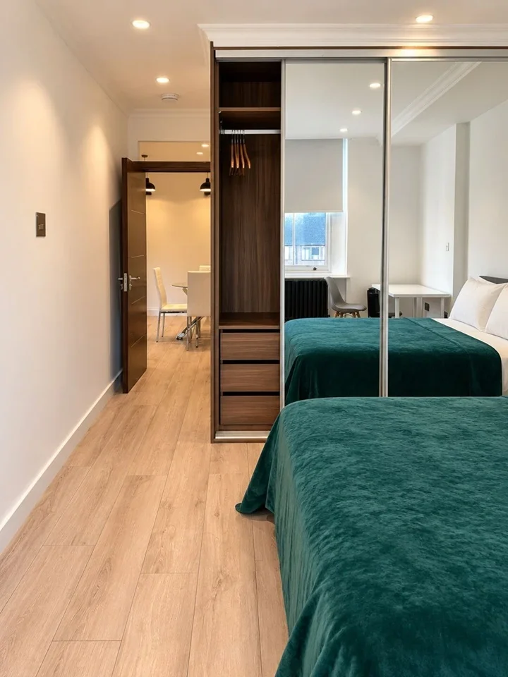 Flat Clapham Road in Greater London