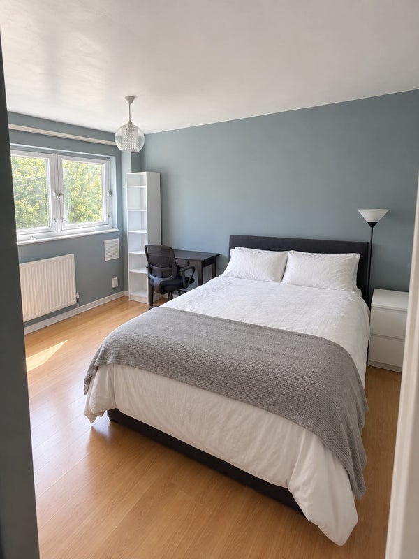 Room East Hill in Greater London