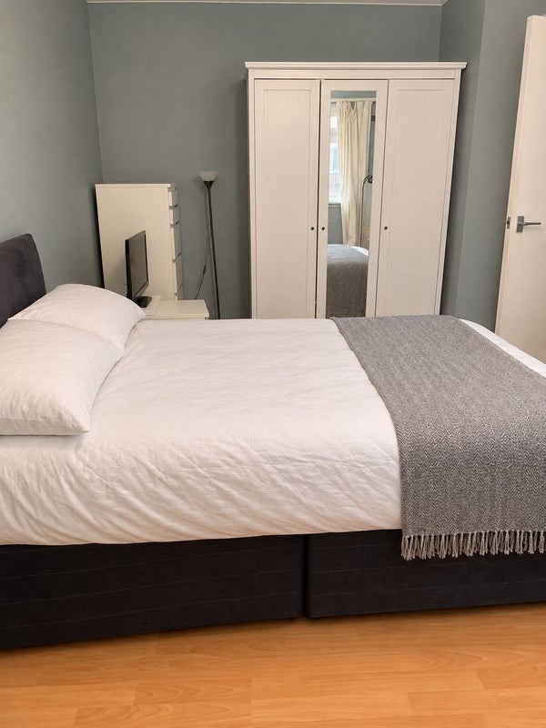 Room East Hill in Greater London