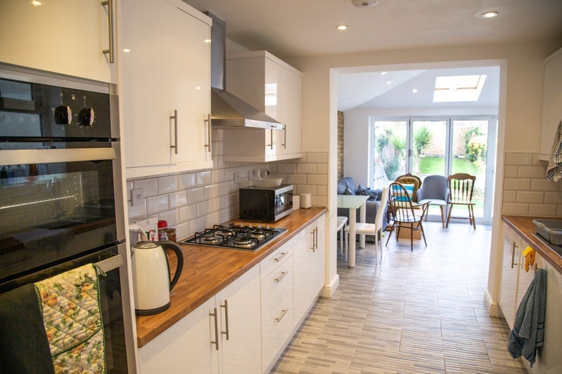 Room Plough Way in Greater London