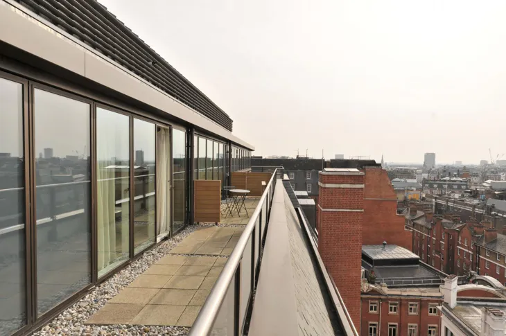 Flat Kingsway in City of Westminster