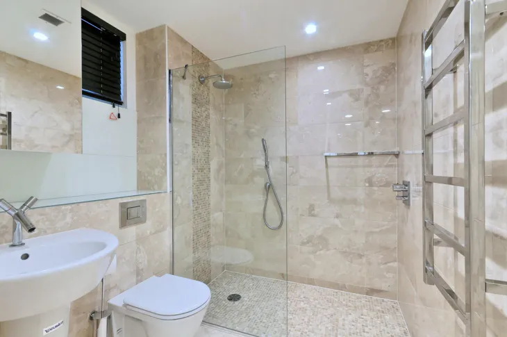 Flat Kingsway in City of Westminster