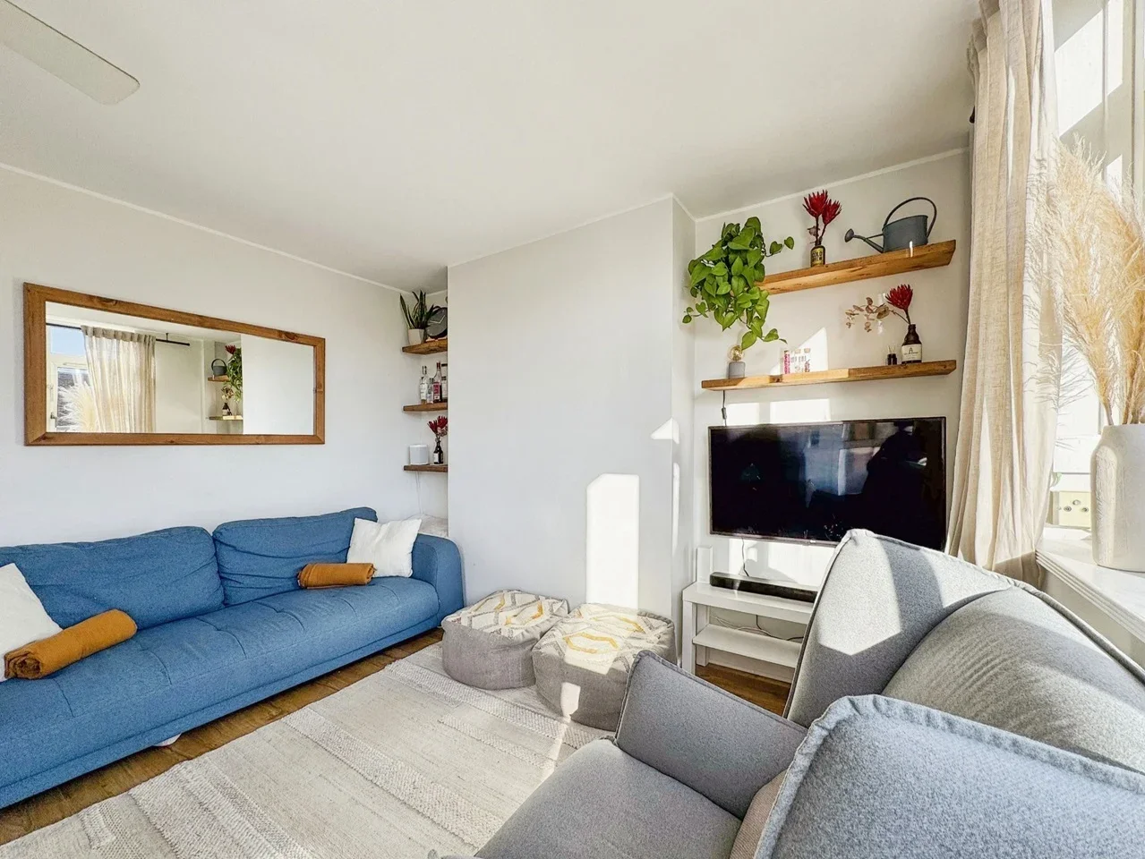 Flat Deeley Road in Greater London