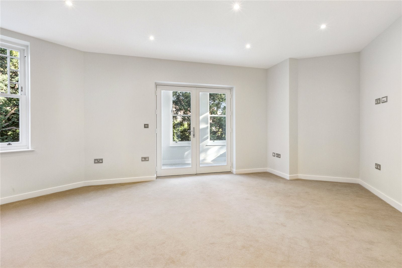Flat Burlington Gardens in Greater London