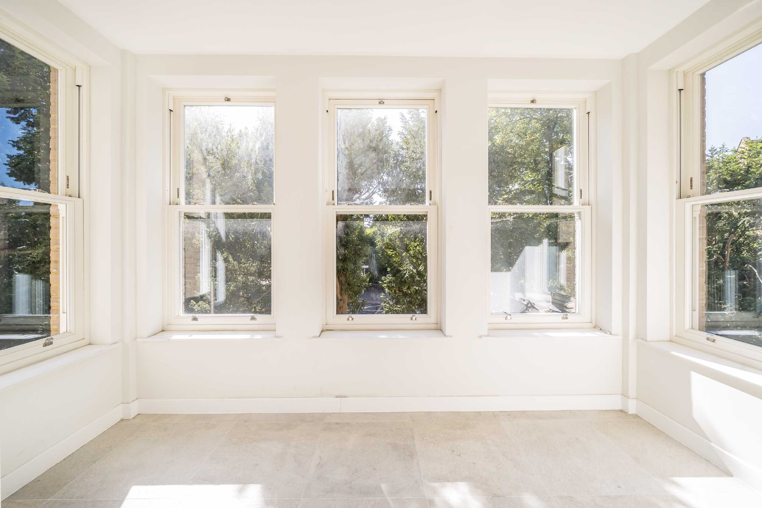 Flat Burlington Gardens in Greater London