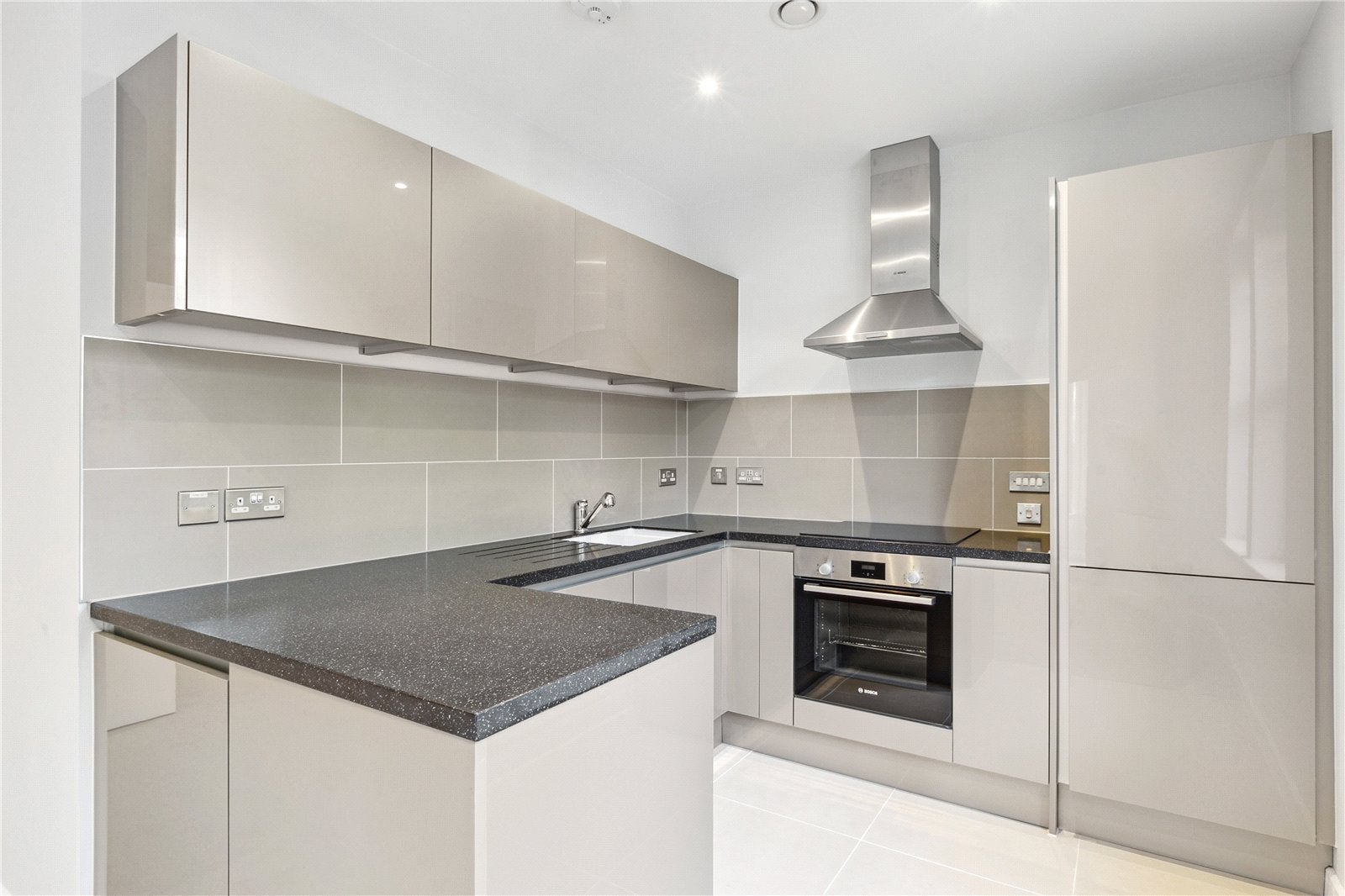 Flat Burlington Gardens in Greater London