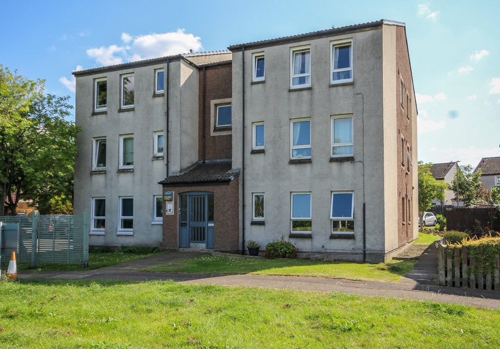 Flat Redcraig Road in East Calder