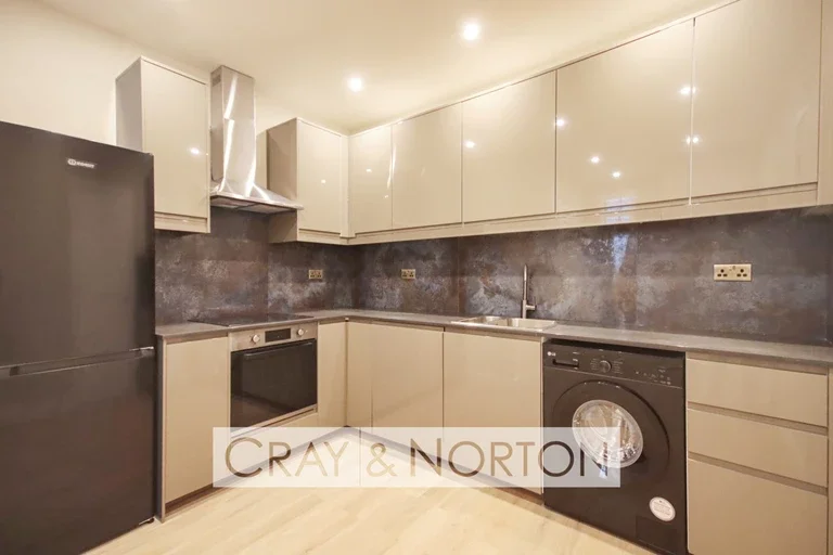 Flat North End in London