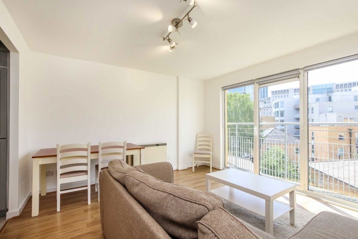 Flat Garford Street in Greater London