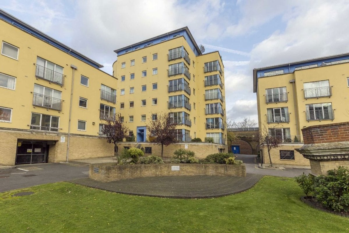 Flat Garford Street in Greater London