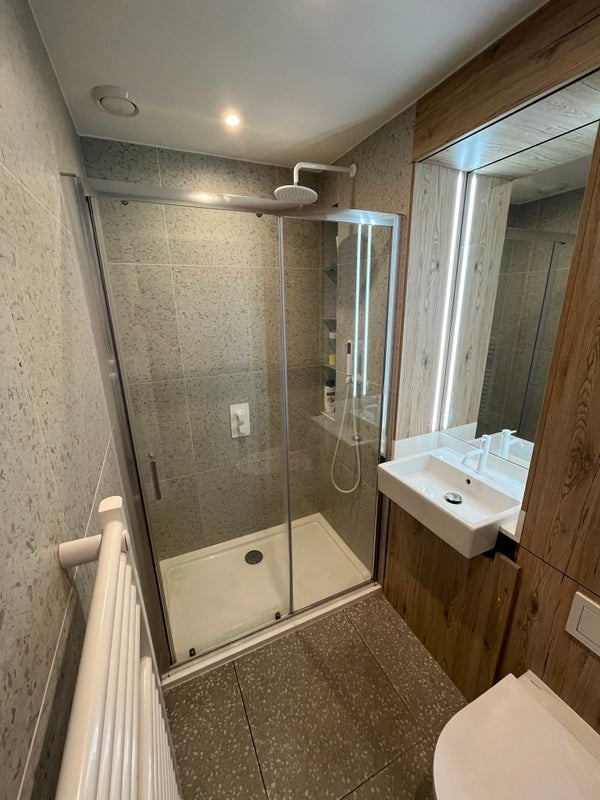 Room Sidney Street in Greater London