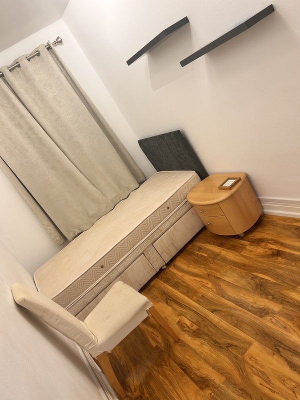 Room Well Hall Road in Greater London