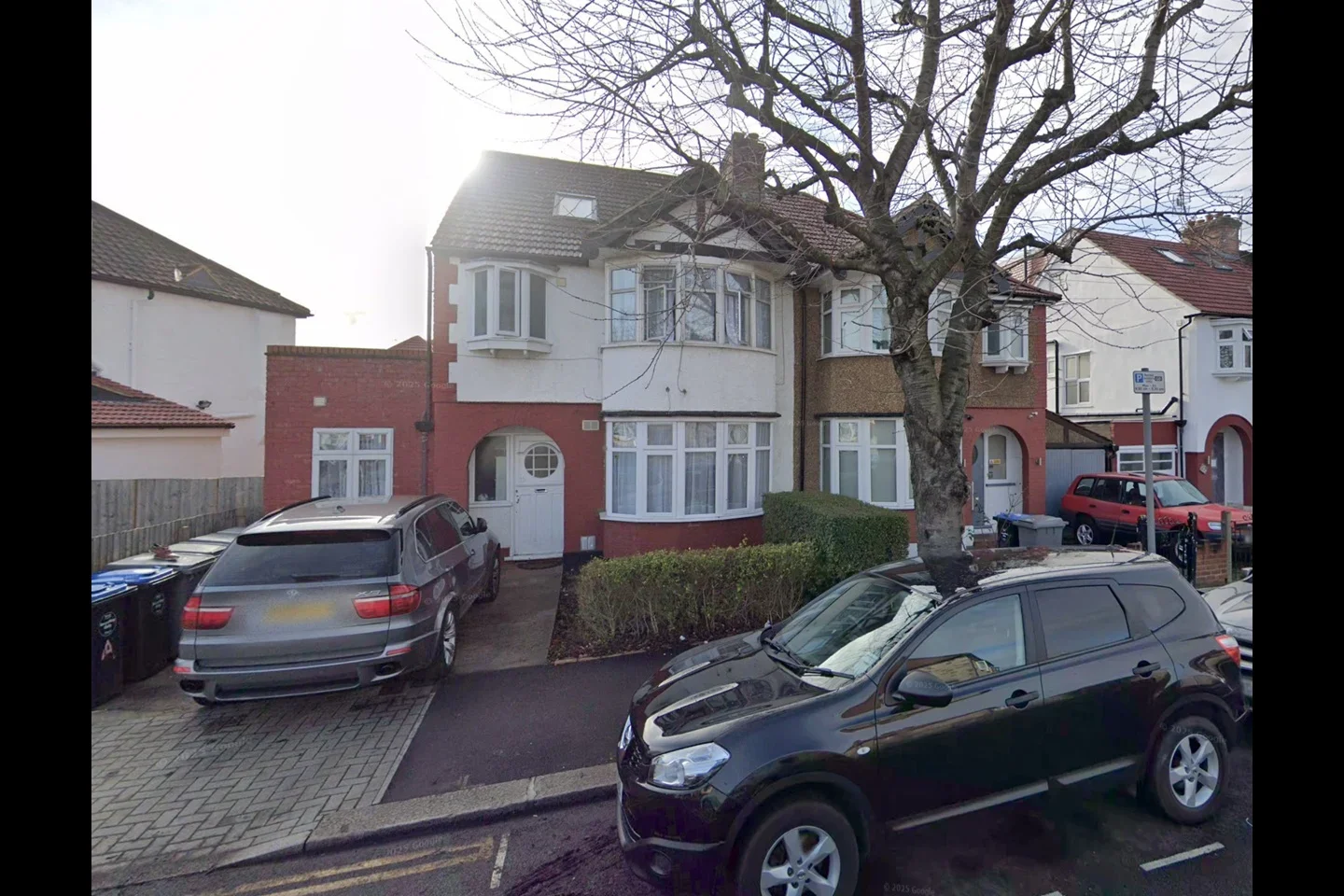 Flat Geary Road in Greater London