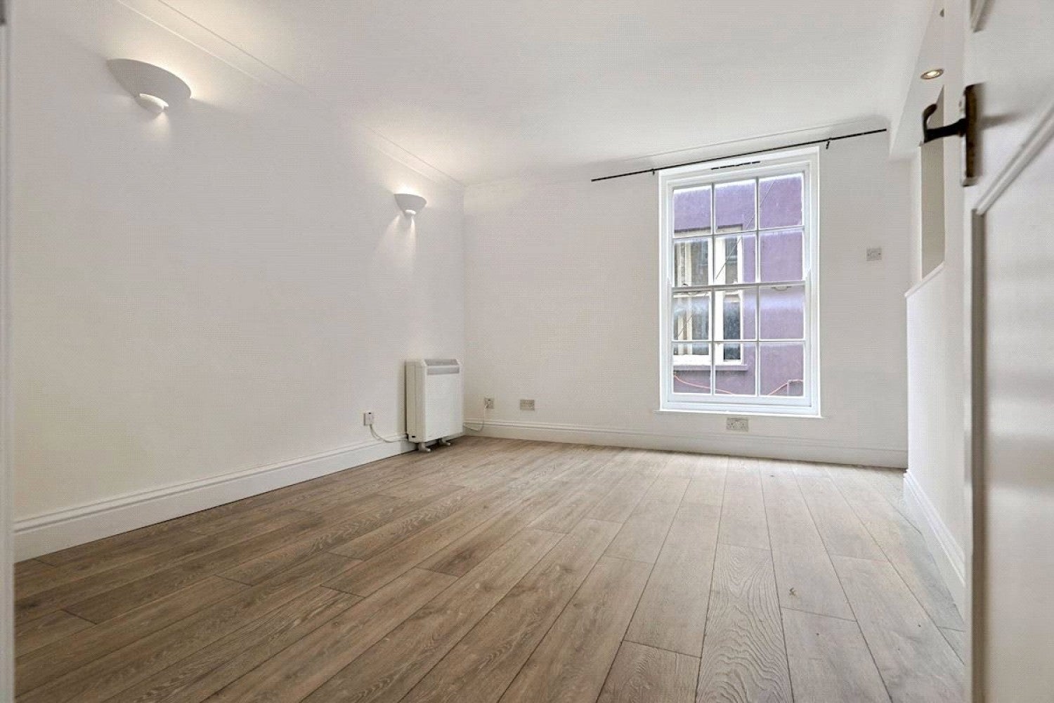 Flat Hayfield Passage in Greater London