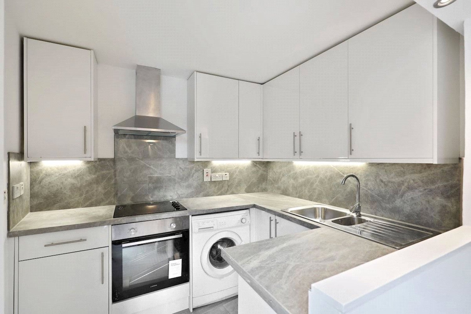 Flat Hayfield Passage in Greater London