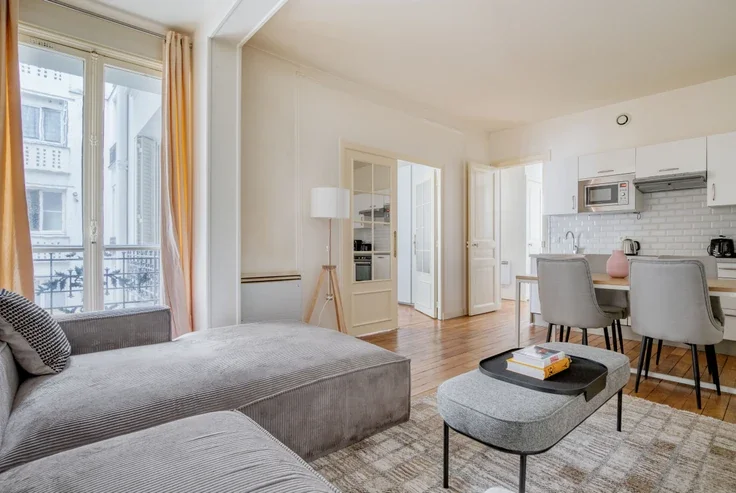 Appartement Avenue Raymond Poincaré à Paris