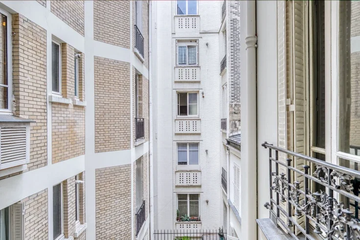 Appartement Avenue Raymond Poincaré à Paris