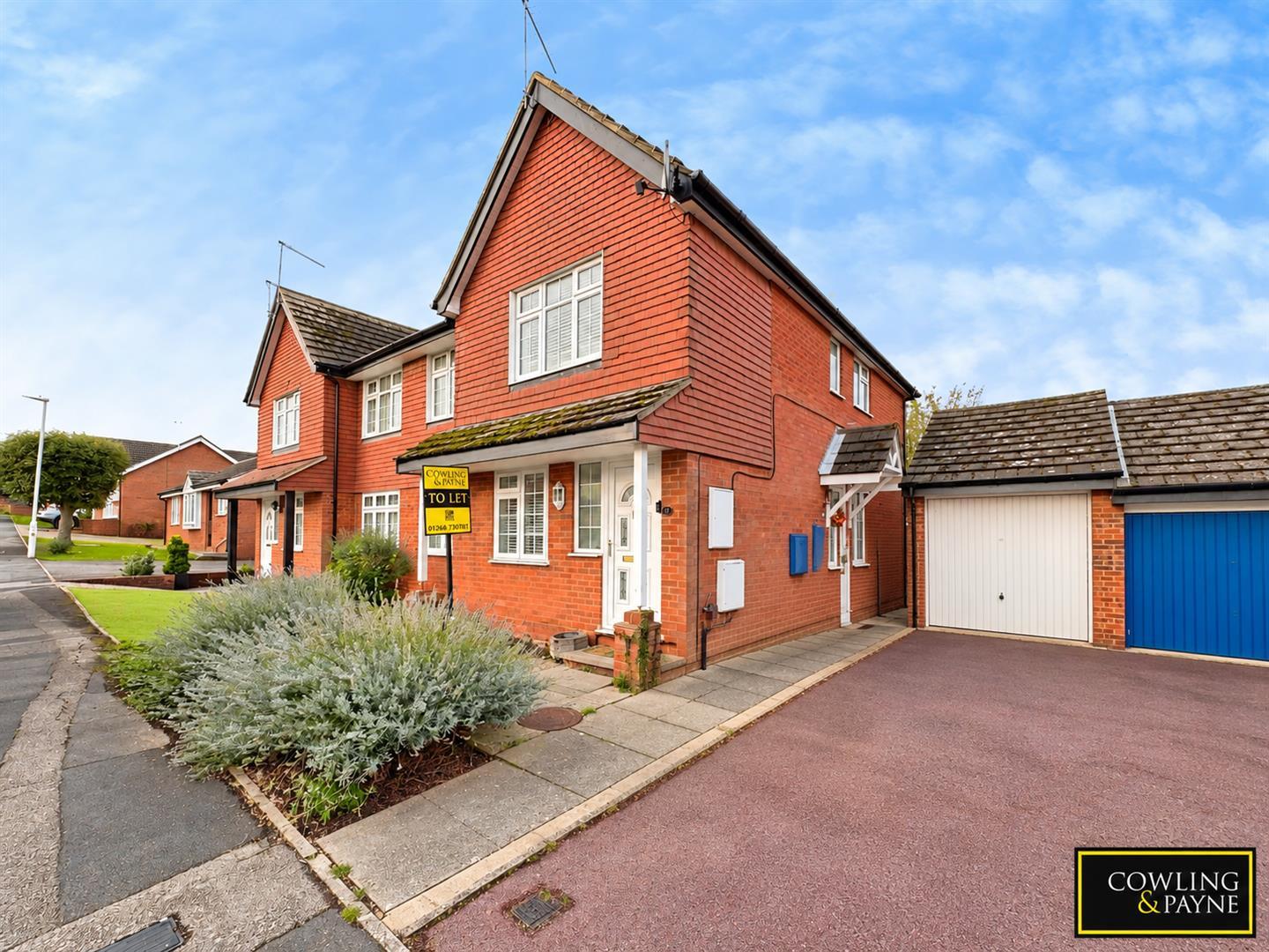 Flat Lenham Way in Basildon