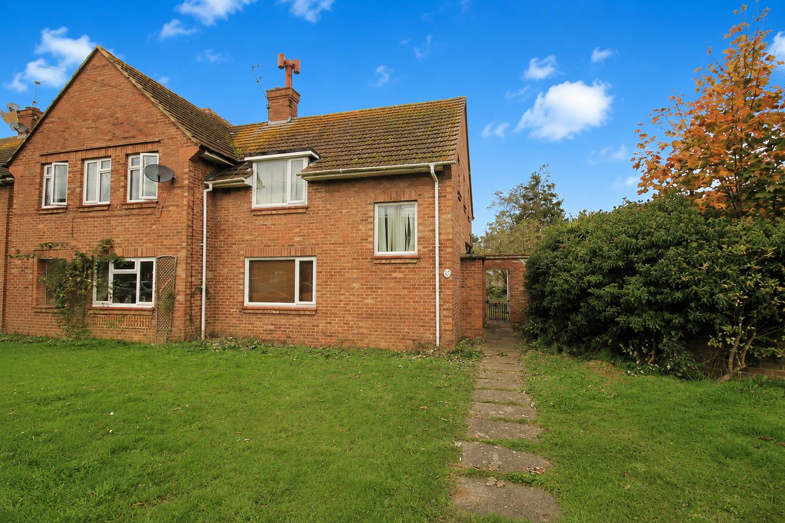 Flat Elizabeth Avenue in Borough of Spelthorne