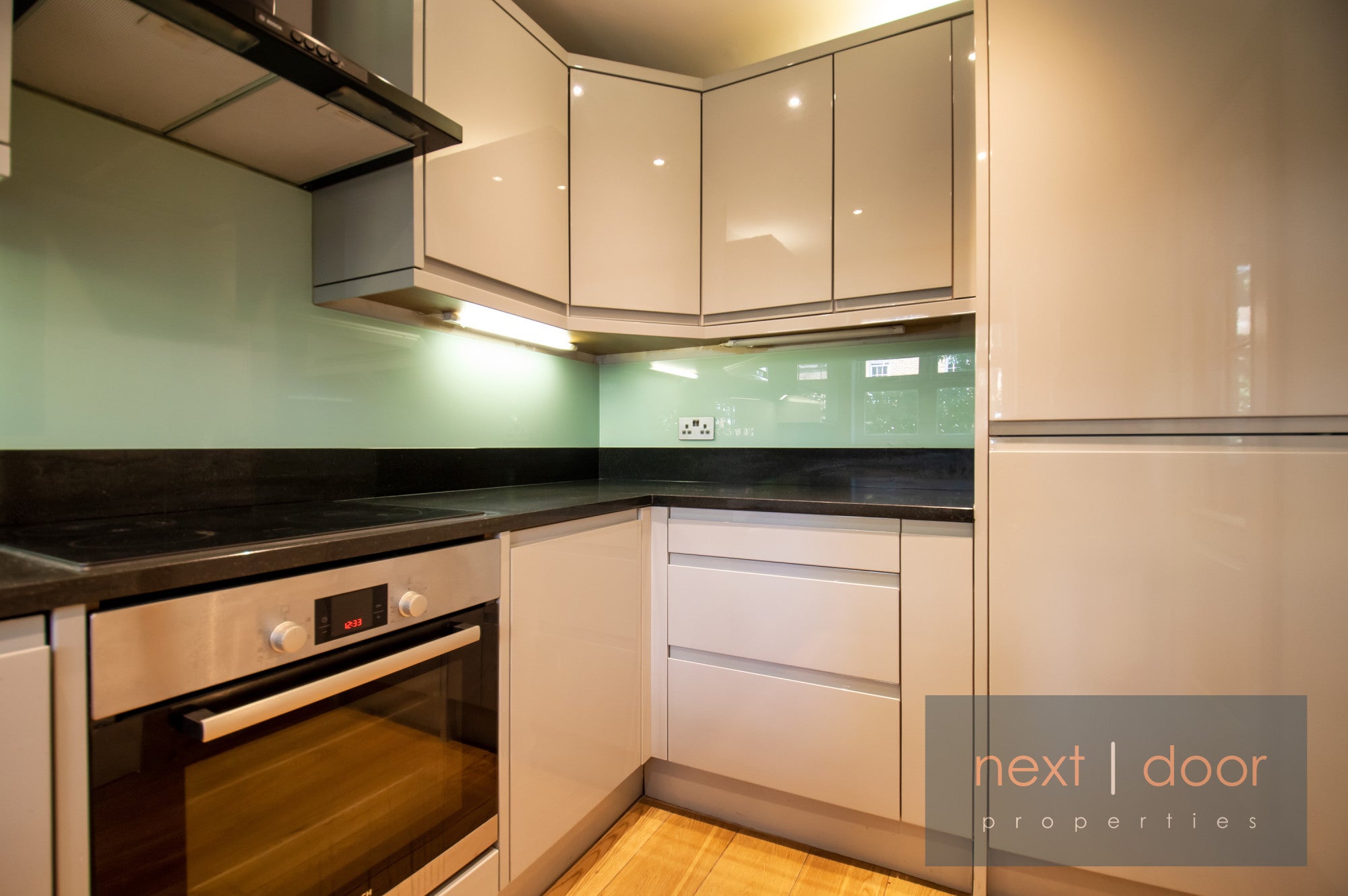 Flat Bakery Close in Greater London
