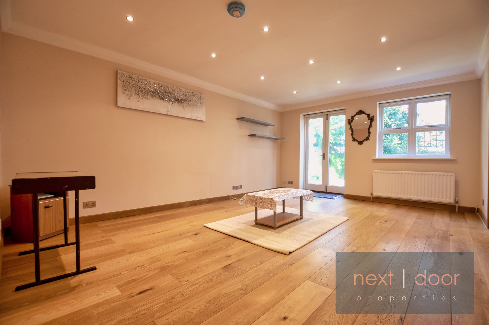 Flat Bakery Close in Greater London