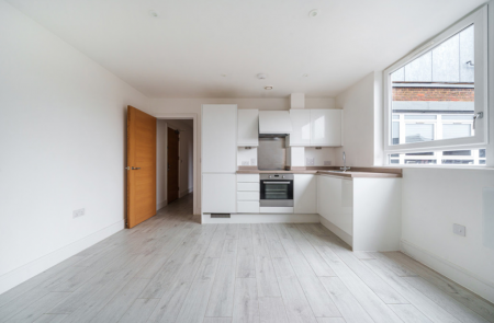 Flat Desborough Road in High Wycombe