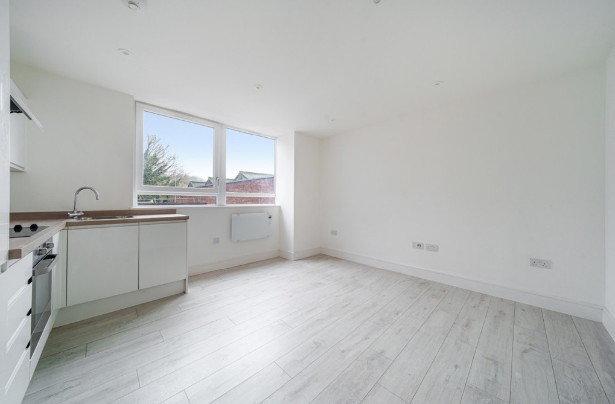 Flat Desborough Road in High Wycombe