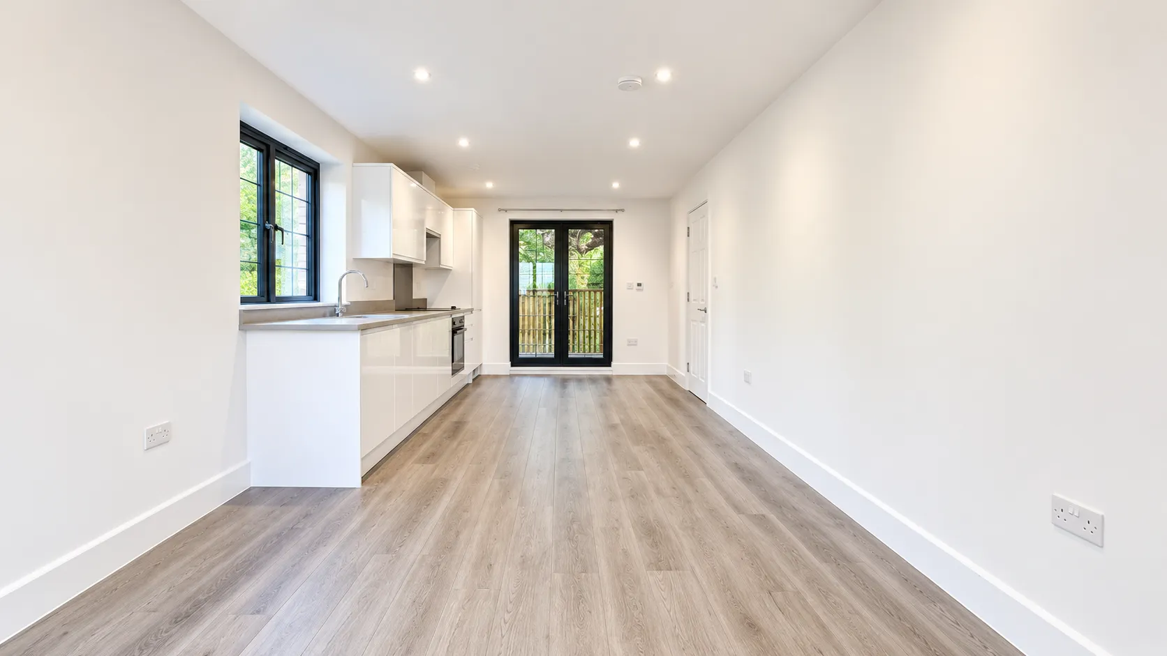 Flat Sanderstead Road in Greater London
