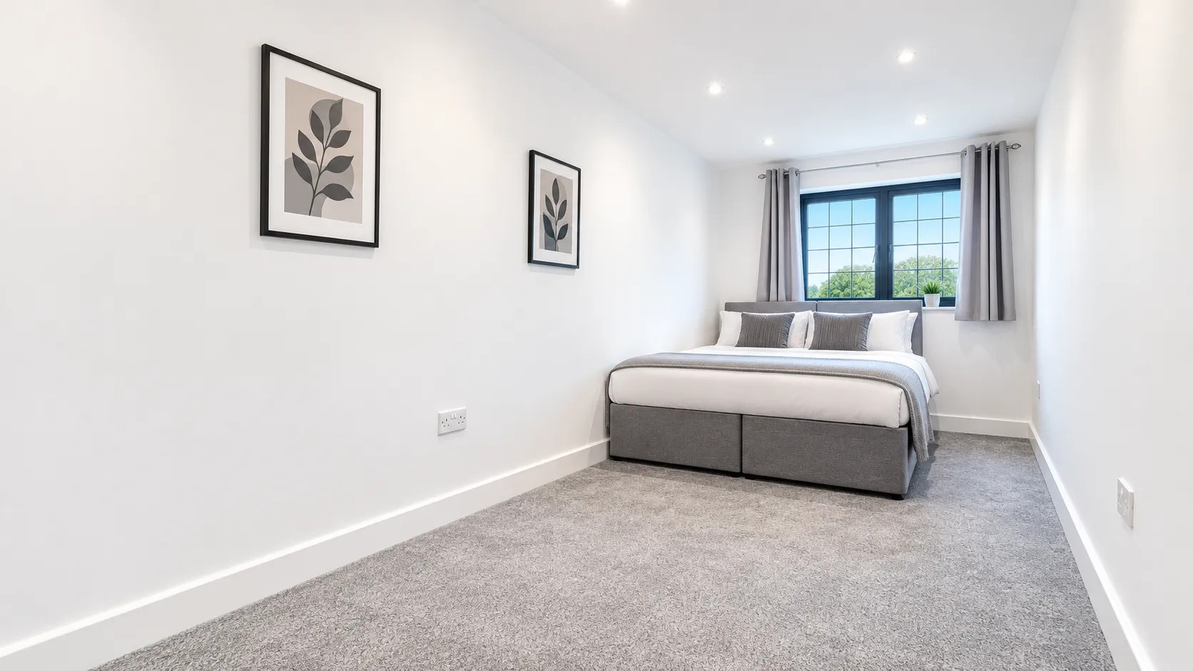 Flat Sanderstead Road in Greater London