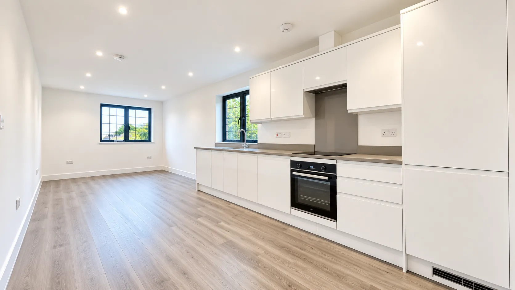 Flat Sanderstead Road in Greater London