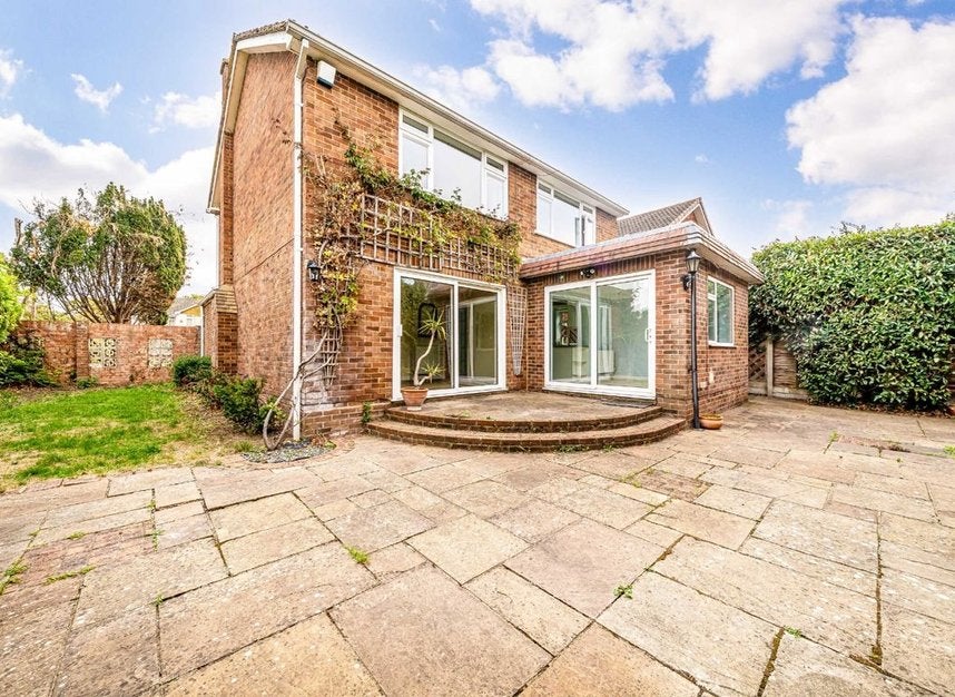 House Saxonbury Avenue in Borough of Spelthorne