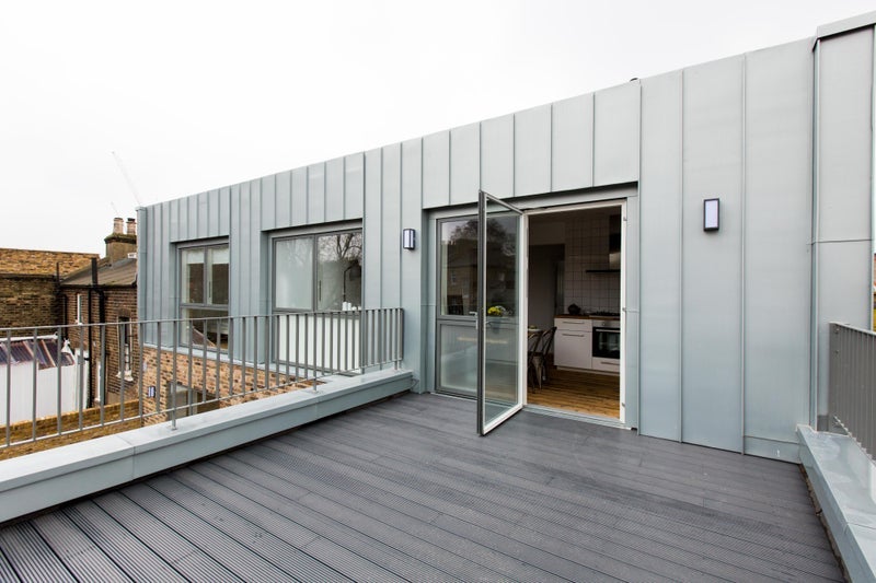 Flat Colvestone Crescent in Greater London
