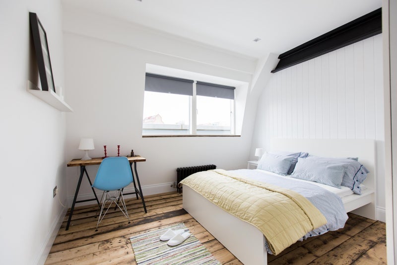Flat Colvestone Crescent in Greater London
