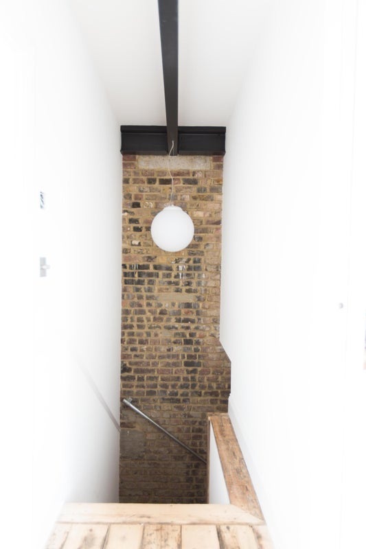 Flat Colvestone Crescent in Greater London