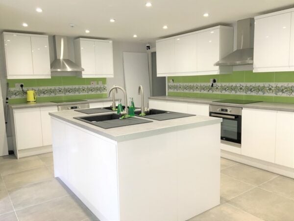 Flat Grove Road in Greater London