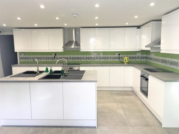Flat Grove Road in Greater London