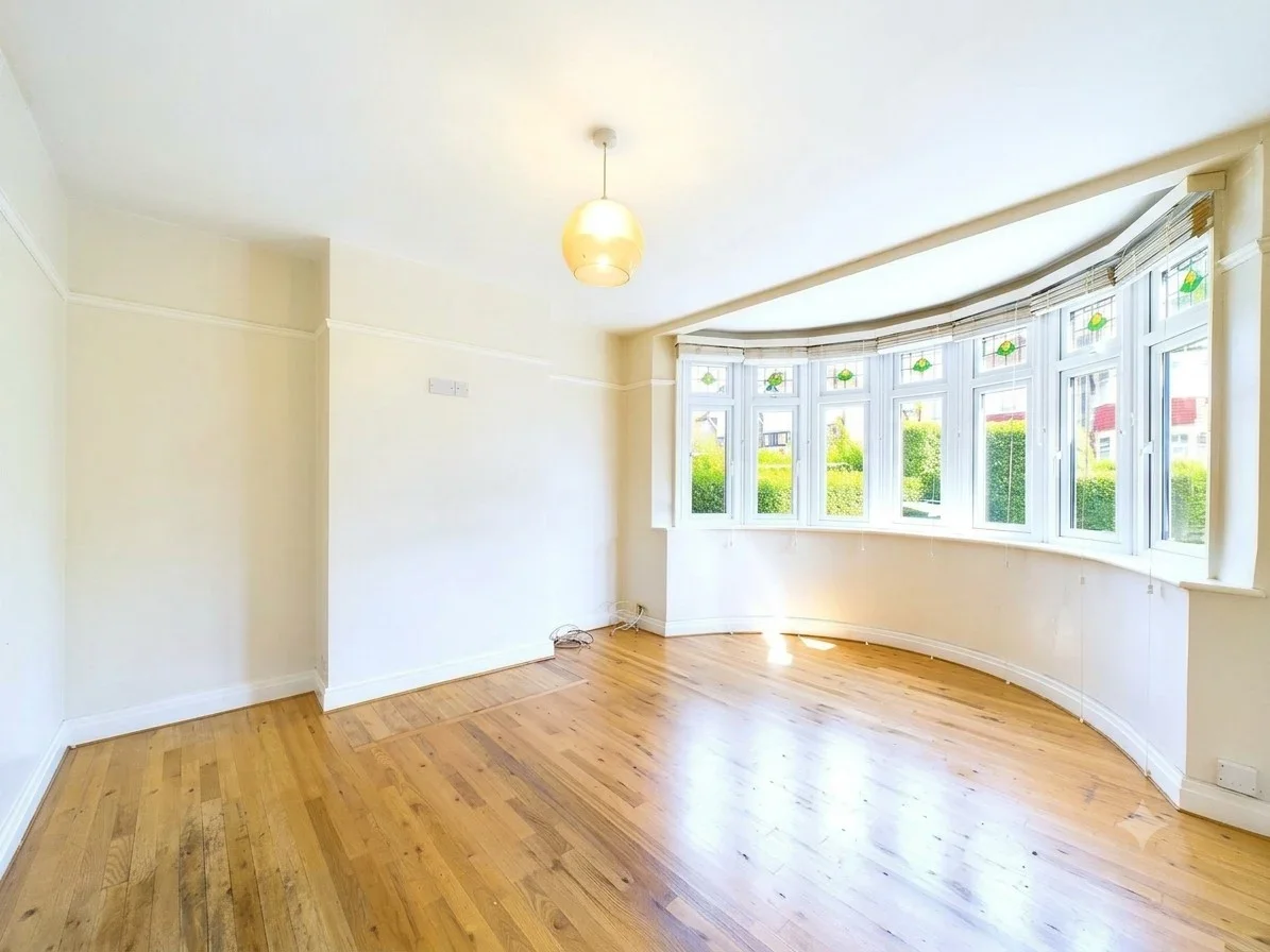 House Queens Walk in Greater London
