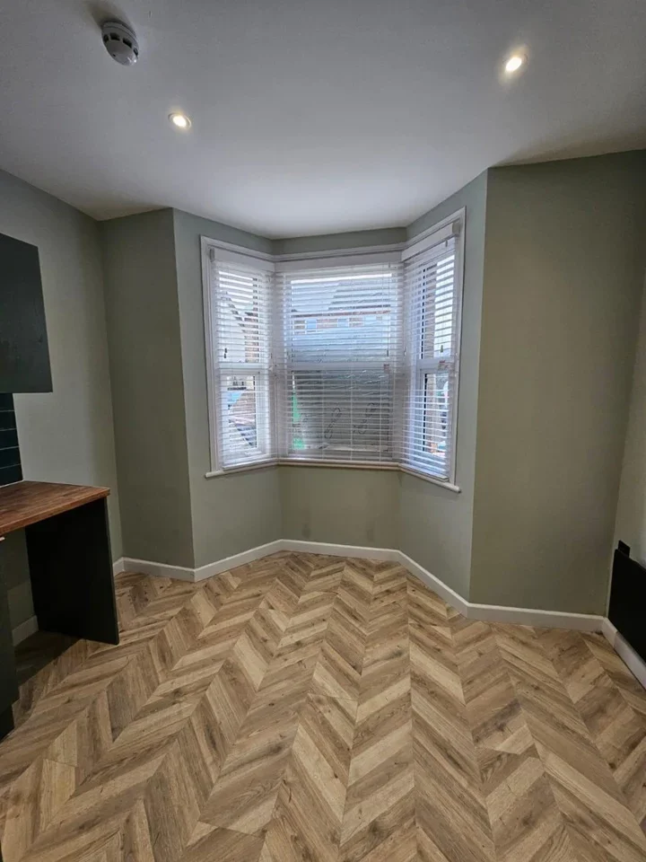 Flat Hencroft Street South in Slough
