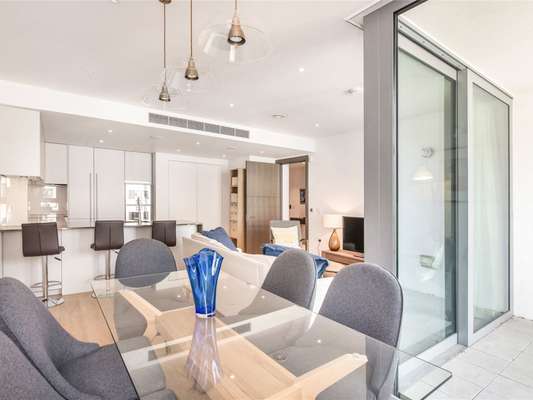 Flat Petty France in City of Westminster