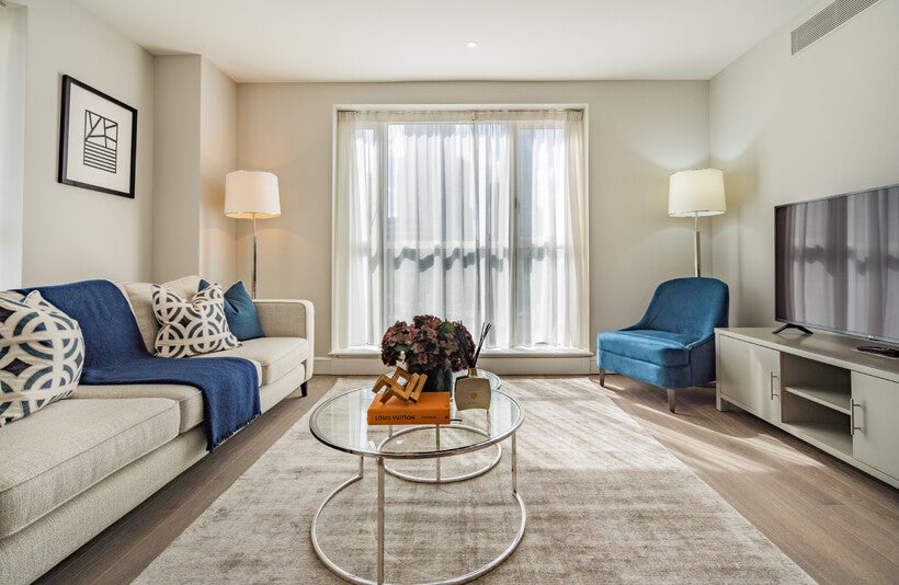 Flat Westferry Circus in Greater London