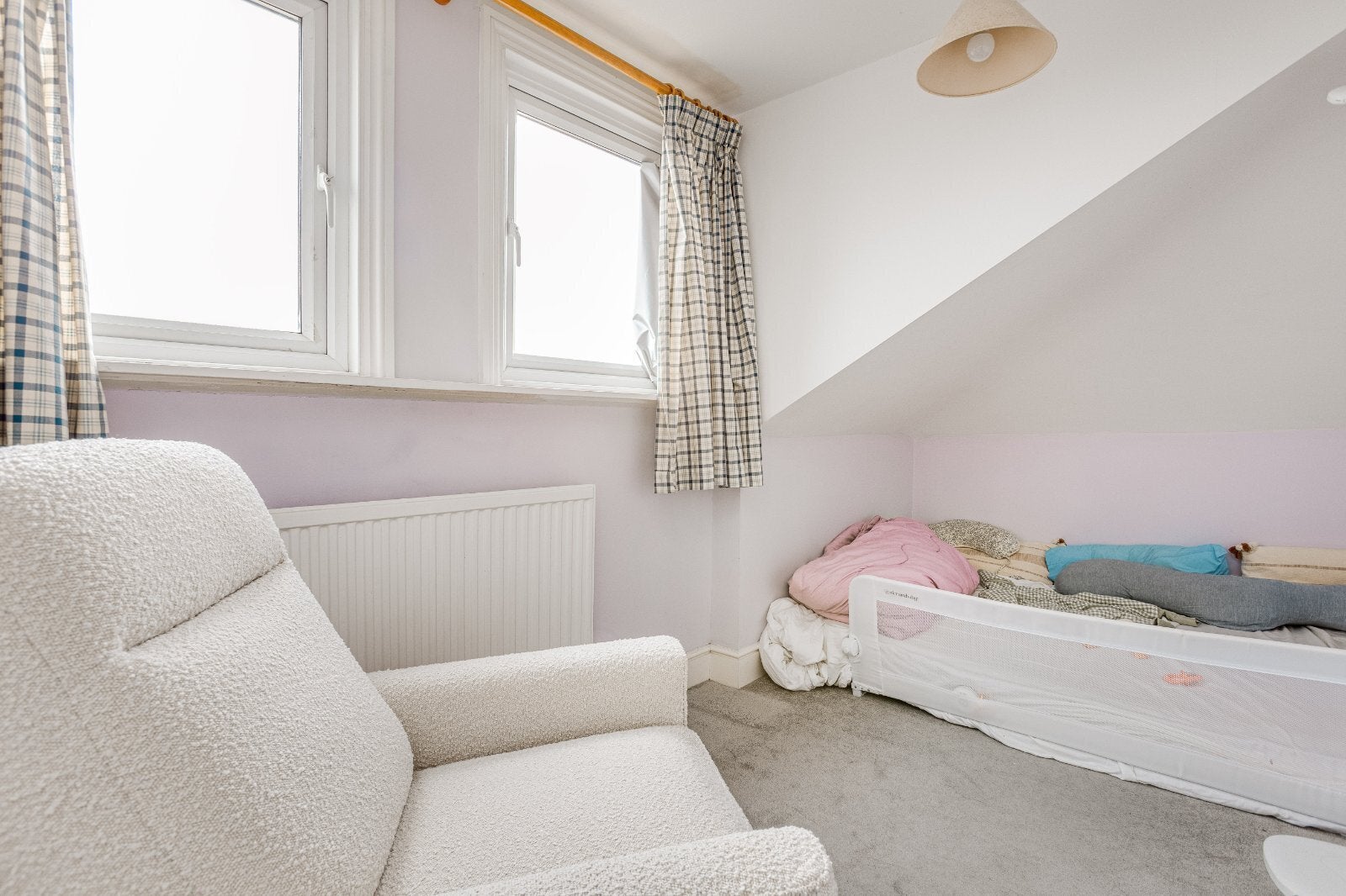Flat Sisters Avenue in Greater London
