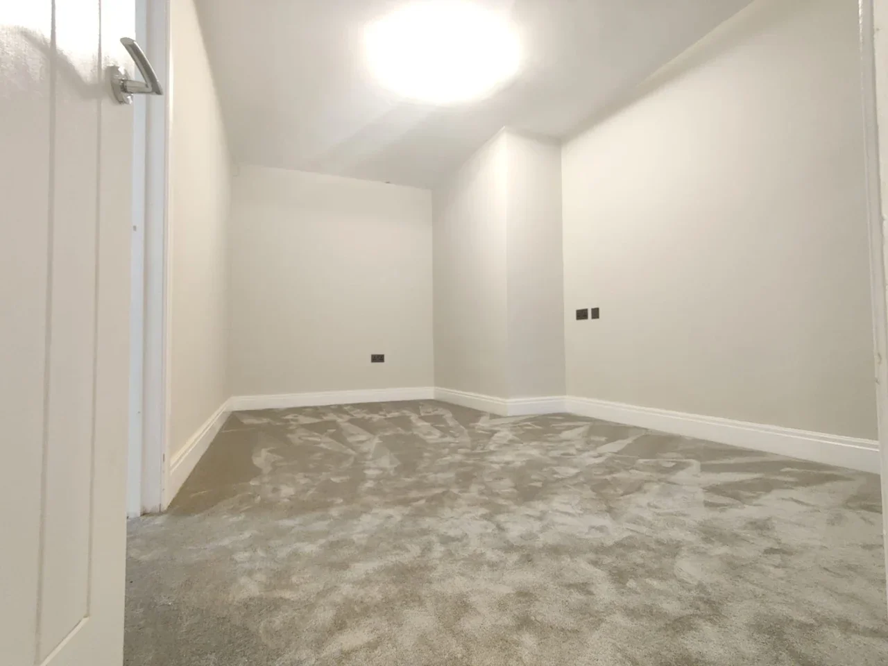 Flat Northborough Road in Greater London