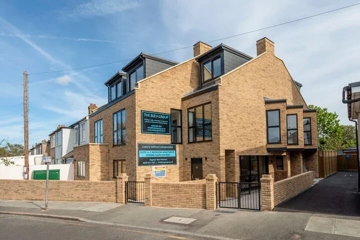 Flat Hazelwood Avenue in Greater London