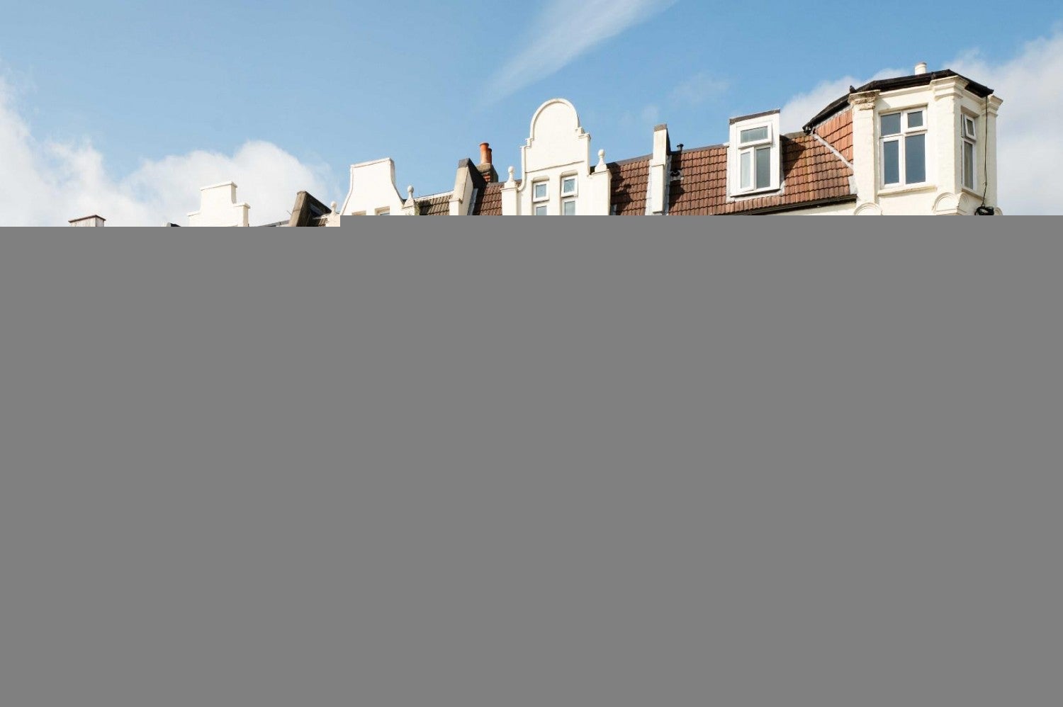 Flat Woodside Road in Greater London