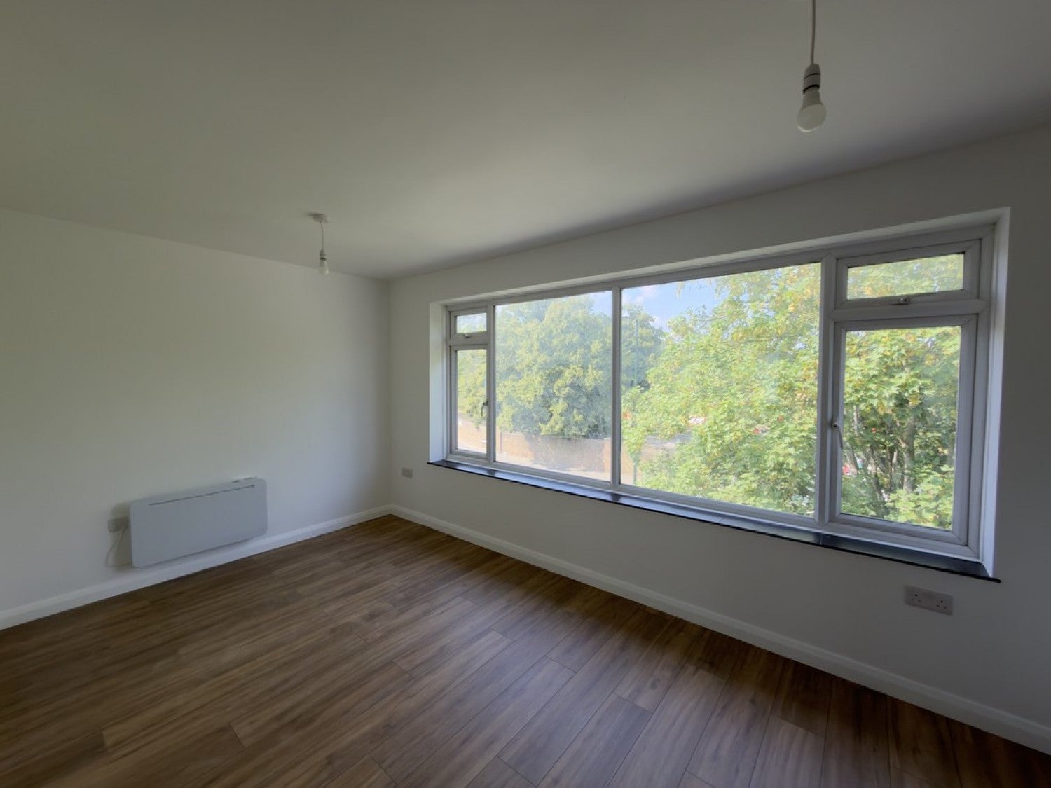 Flat Godfrey Avenue in Greater London