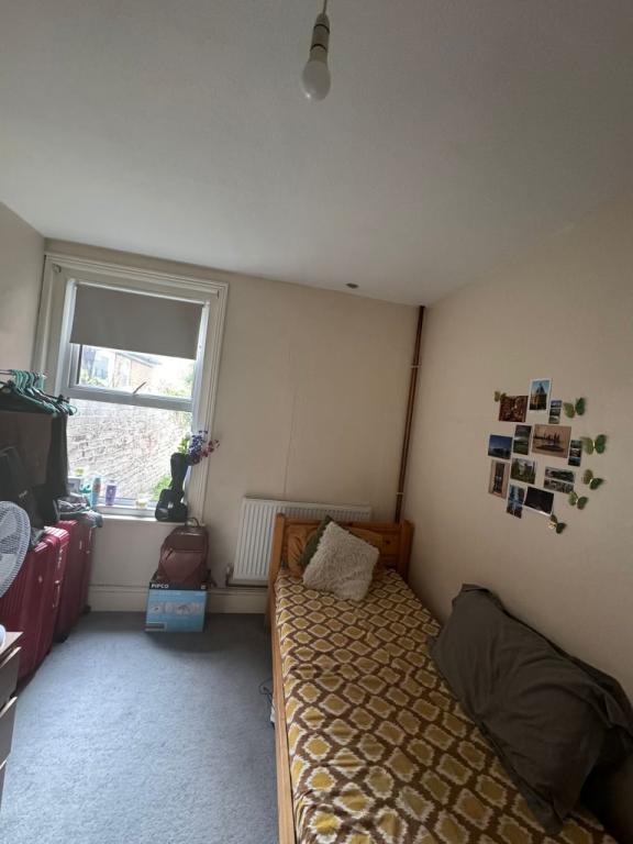 Room Portswood Road in Southampton